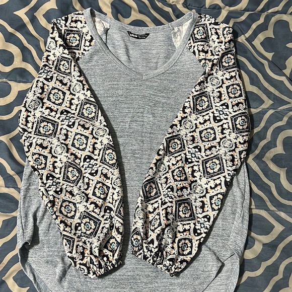 SHEIN Tops - SHEIN raglan top, blueish-gray color size large